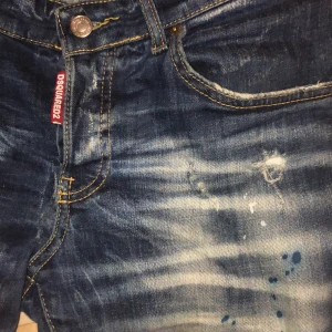 Dsquared2 jeans strl 42 - Skick 9/10 lite använt! 