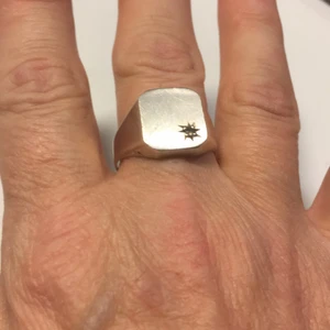 KLACKRING Silver - Äkta silver sk, klackring, stor storlek. Min kille har haft den men vill nu ha guld :)  kostade ca: 700:- i inköp, men är ju begagnad så 250:- blir kanoners ;))
