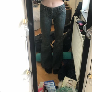 Low waisted byxor - Bra skick jättesnygga byxor