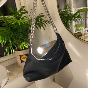 Bershka väska - Jätte fin väska, bra skick💕buda gärna!