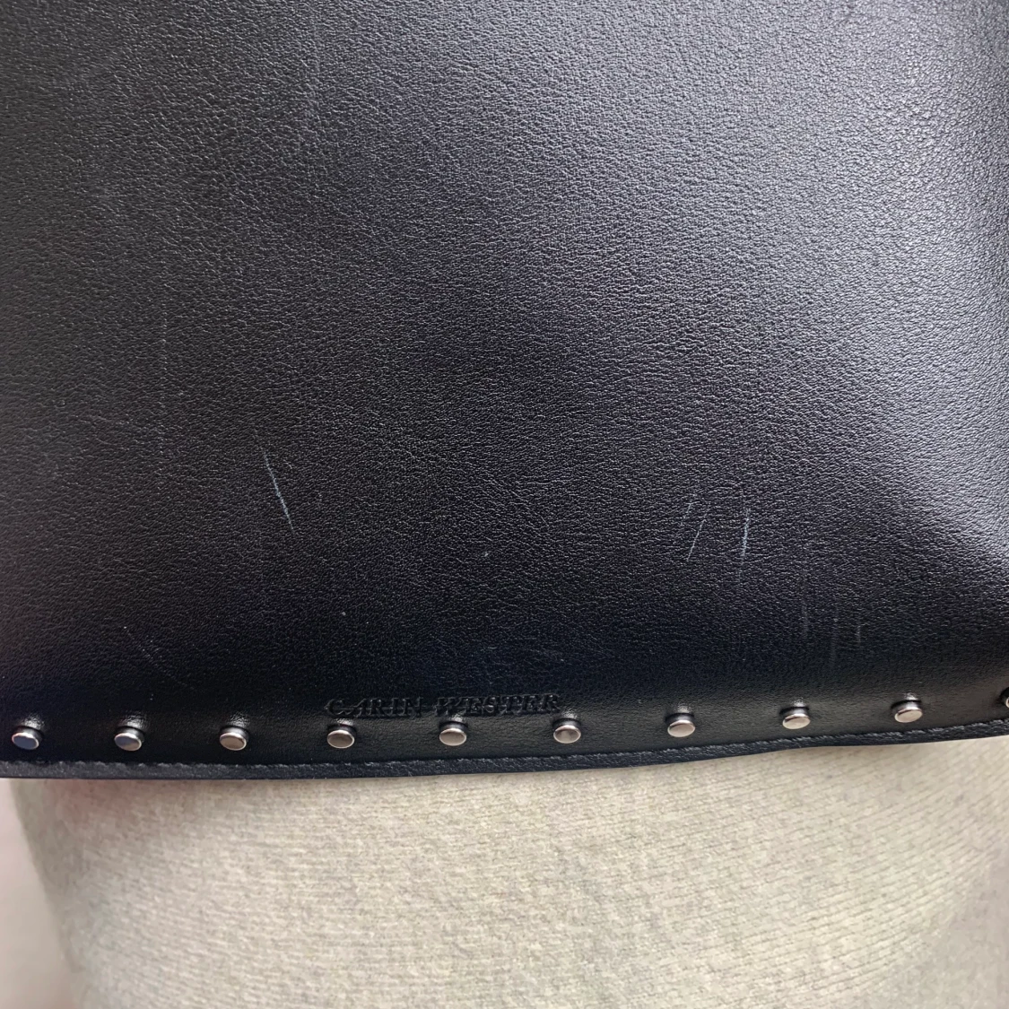 Svart väska från Carin Wester. - 91