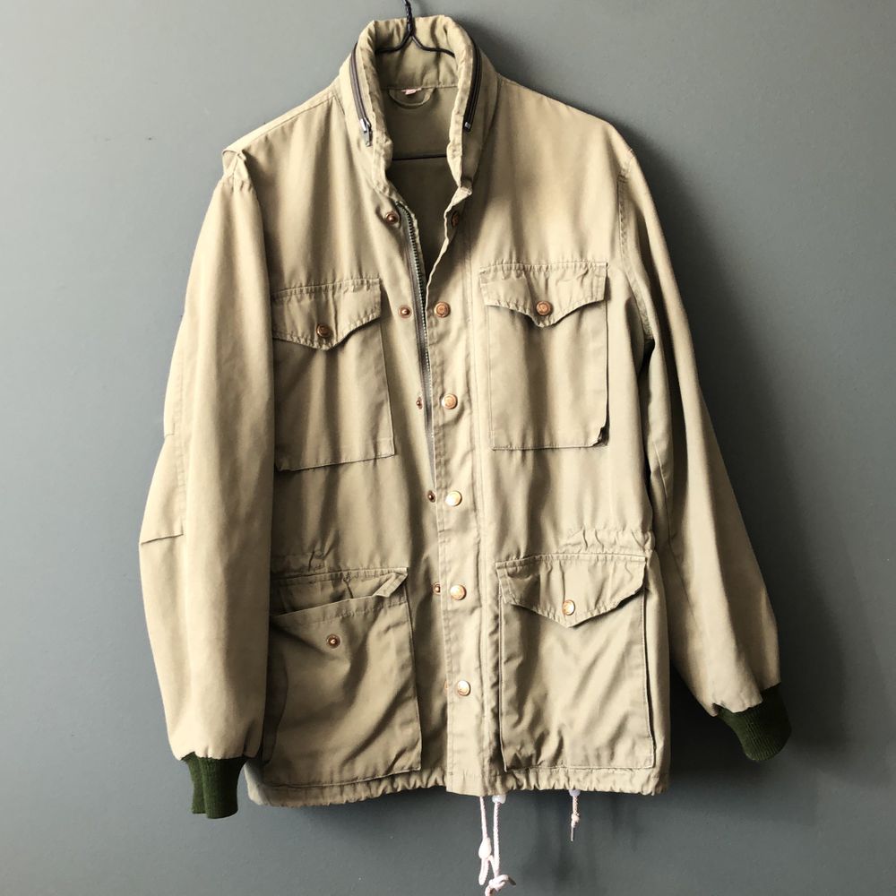 Vintage khakigrön jacka från fjällräven | Plick Second Hand