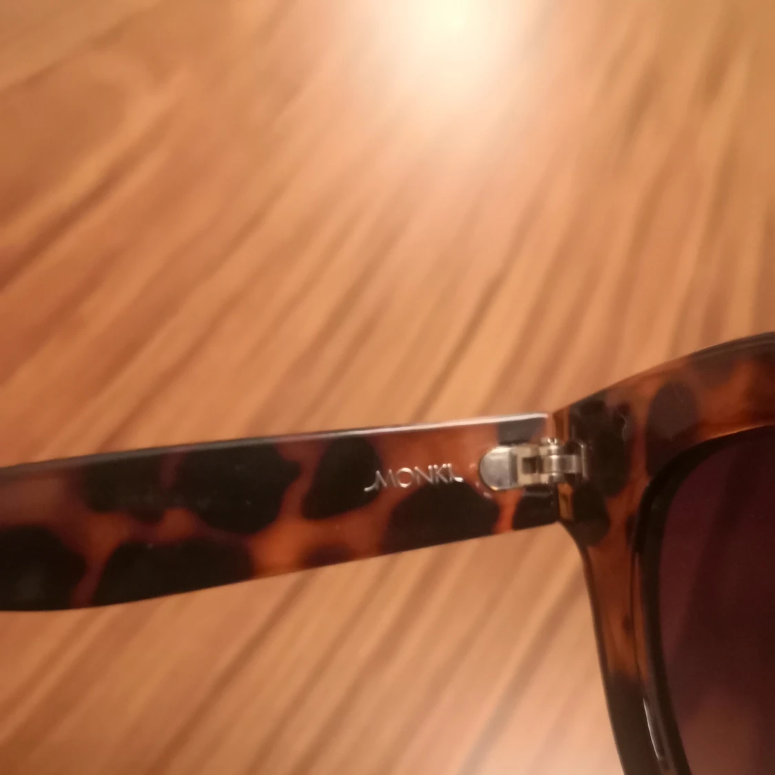 Solglasögon cateye Monki - 90