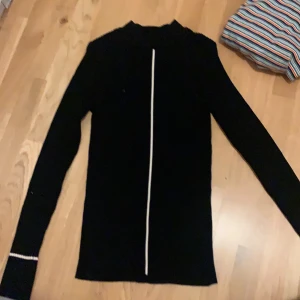 Stretchig långärmad tröja - Oanvänd 
