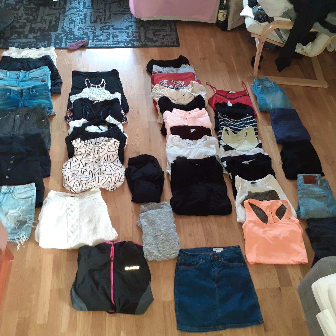 Stort klädpaket billigt REA  - 90