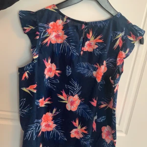 Oanvänd Hampton Republik plus strl 164 - Strl 164, helt oanvänd med lapp kvar och nypris 179.