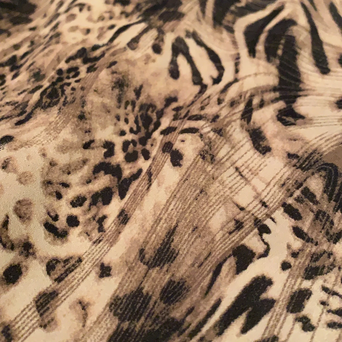 Kjol med leopardmönster - 90