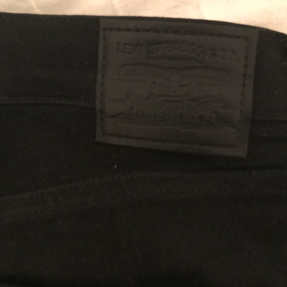 Levis Mile Super Skinny Jeans. Storlek 29 i midjan och 34 i längden. Passar alltså dig som har långa ben och som har svårt att hitta långa jeans. Jag har använt dem en enda gång. Säljer pga för små för mig. Originalpris: 1000kr. . Jeans & Byxor.