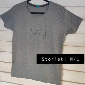 T-shirt - Oanvänd t-shirt ✨