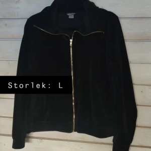 Tröja - Svart tröja i velvet ✨