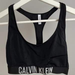 Säljer min bikiniöverdel från Calvin Klein. Aldrig använd, köpt hos återförsäljare på Gotland. Nypris 600kr