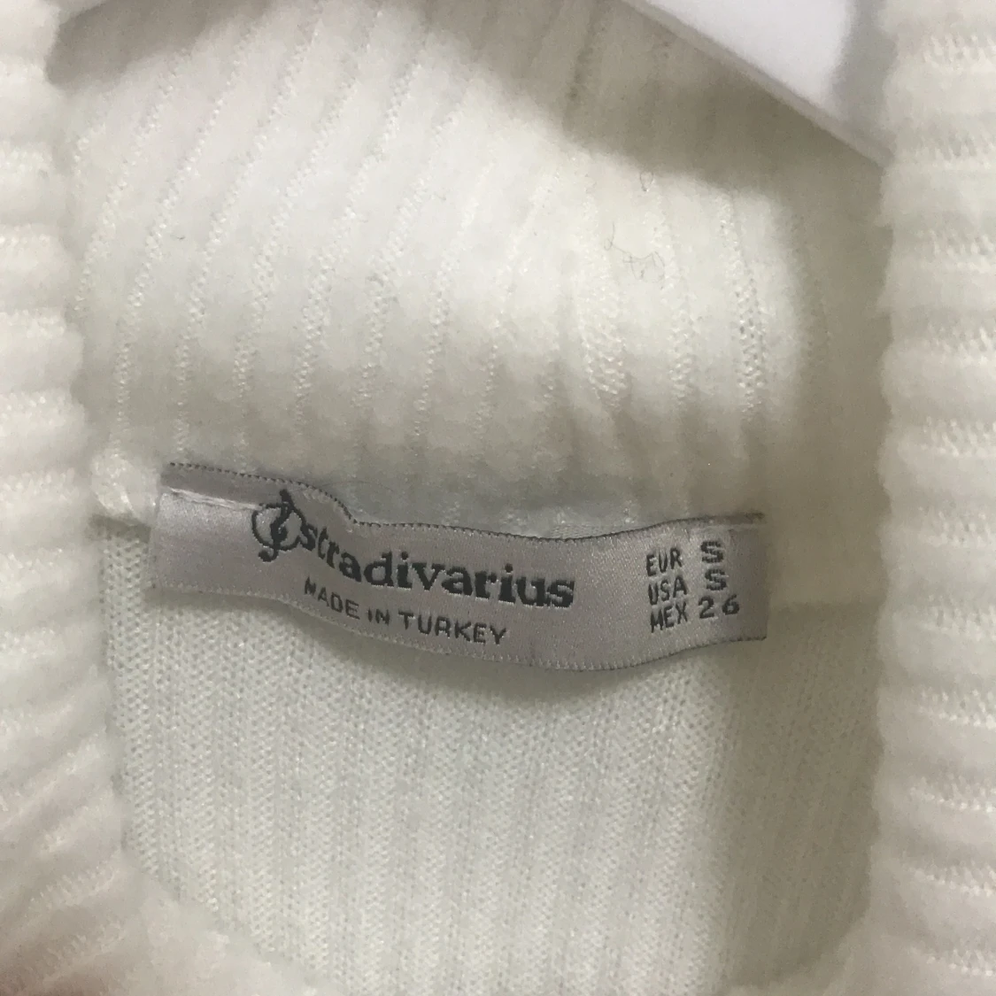 Vit tröja storlek S  - 91