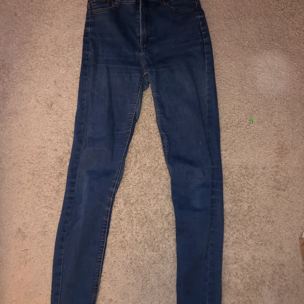 Skinny high waisted dark jeans, stretchy and comfortable . Jeans & Byxor.