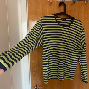 Marimekko - Långärmad äkta randig marimekko i färgerna grön och blå! 