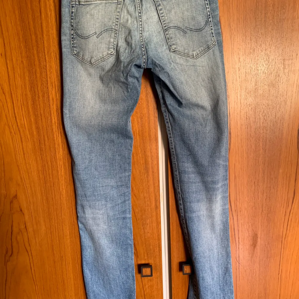 Storlek W29/L32. Cond:7/10. Jeans & Byxor.