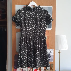 Fin sommarklänning från AX Paris - Normal I storlek (UK 10), använd en gång