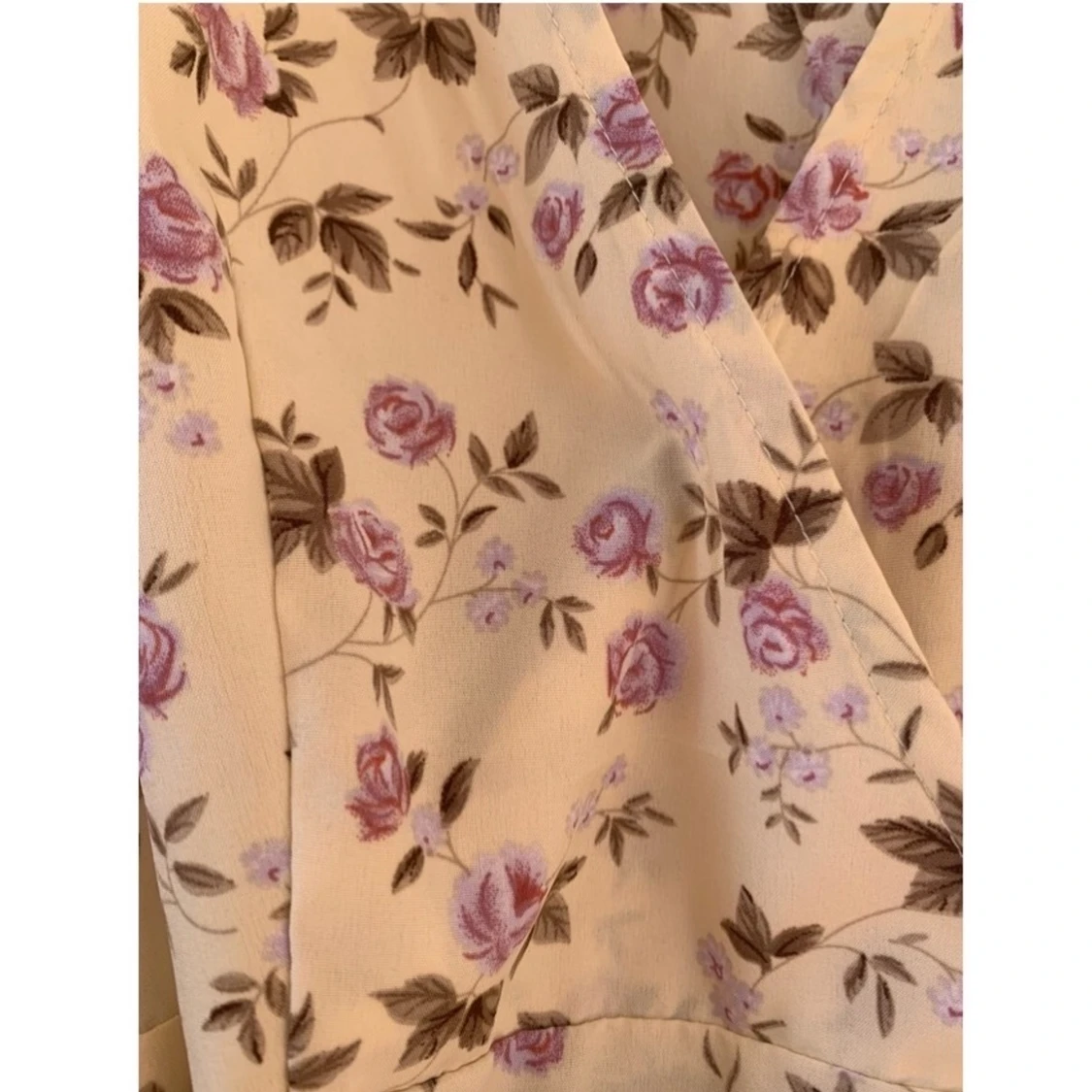 Beige blommig klänning - 90