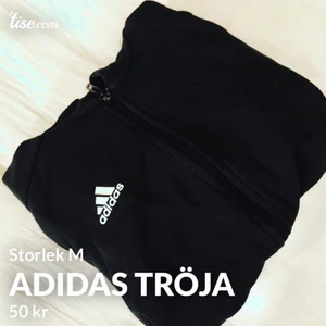 Adidas - Skriv vid intresse eller funderingar ☺️ sitter mer som S