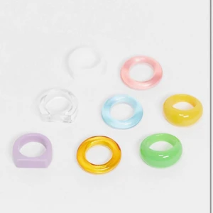 Ringar från asos - Säljer slutsålda ringar från asos, de är i storlek 17/18mm. Dom är helt oanvända och säljer för att dom inte riktigt är min stil💘 