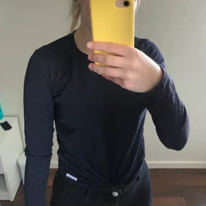 Mörkblå långärmad - Tunn långärmad tröja från lager 157, barnstorlek 160