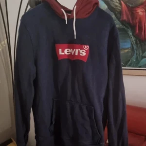Levis huvtröja - ALLT I MIN PROFIL 10 KR + FRAKT! SAMFRAKTAR ❣