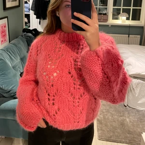 Rosa stickad tröja från Ganni - Snygg stickad tröja från Ganni i storlek S. Är i bra skick. 