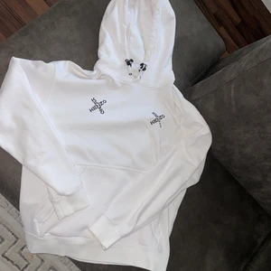 Kenzo tröja  - Köpt för 3000, Baggy XS. Köpt på Care of Carl. Pris kan diskuteras. 