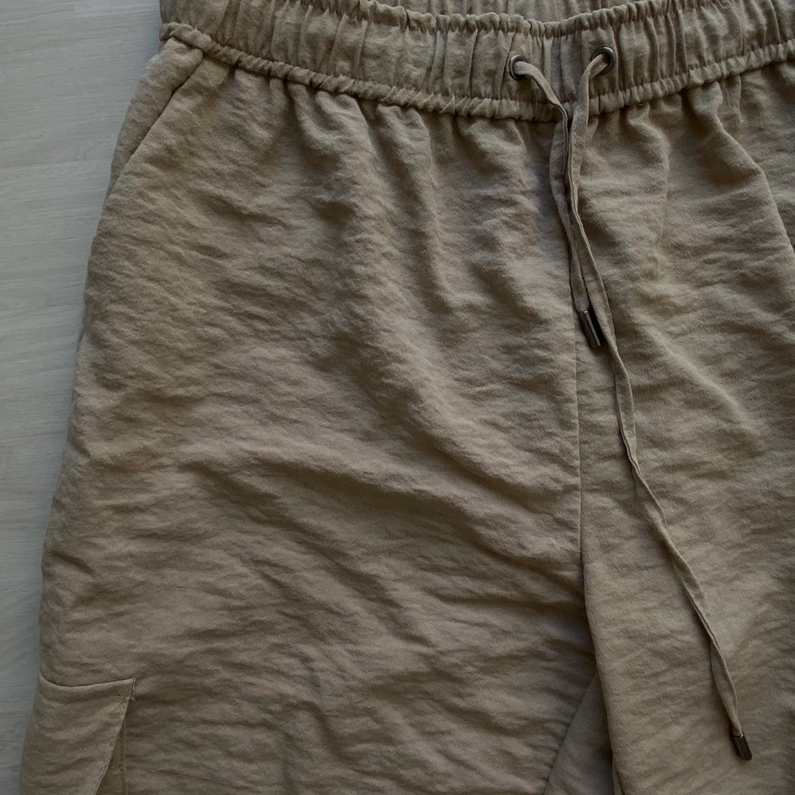 Beige byxa med knyte s. S - 90