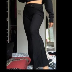 Jean Louis Francois yogabyxor  - Dessa byxor köpte jag på sellpy men har inte kommit till användning. Dom är supersköna men lite för korta i benen. Jag är ca 160cm lång! Hör av er om ni är intresserade! 