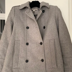 Kappa  - Grå kappa från Zara, knappt använd 