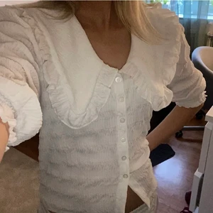 Topp - Bikbok topp i storlek XS, lite större i modellen så passar S oxå! Skriv vid frågor ⚡️