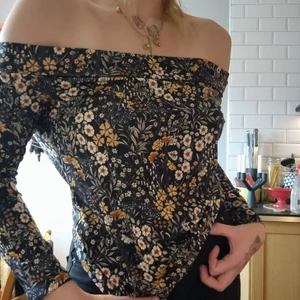 Helt ny 10 kr - Helt ny bara provad. Liten I storlek stretching material. Allt i min profil 10 kr! Samfraktar ❣