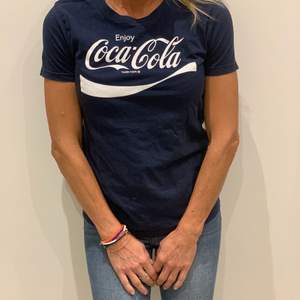 Mysig T-shirt från coca~cola