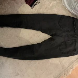 Storlek S - Ett par svarta byxor från lager 157. Inte så mycket använda. 
