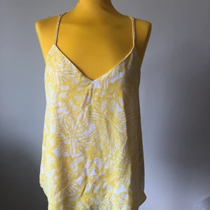 Söt gul top - Från H&M