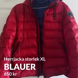 blauer jacka stl XL - Storlek XL men passar L, en varmt och fräsch vinterjacka! Nypris 3015kr
