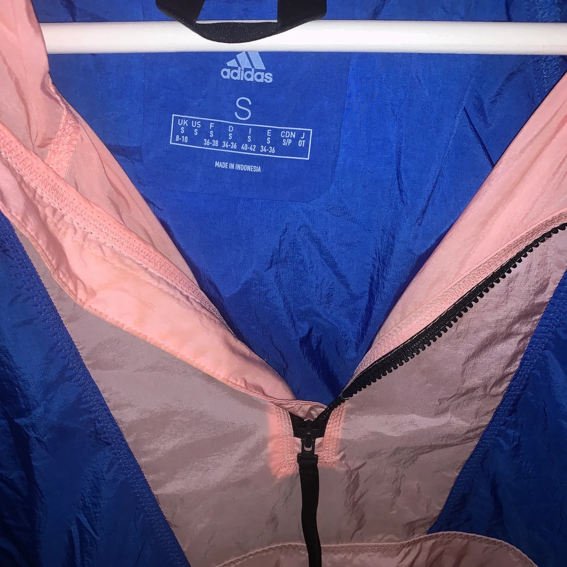 Adidas wind runner  - 90