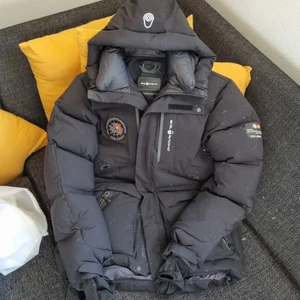 Sail racing antarctica jacka - Använd en vinter men är helt fräsch. Storlek L.