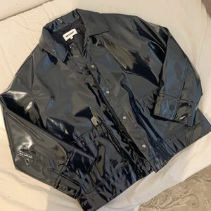 Jacka Weekday - Jättecool jacka från weekday i storlek M. I bra skick.  Perfekt till hösten. Köparen står för frakt 