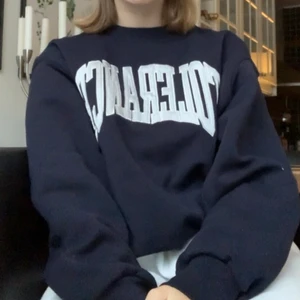 Tröja - Säljer denna superfina tröja från weekday, säljs för att den unge kommer till användning längre. 150kr + frakt❤️