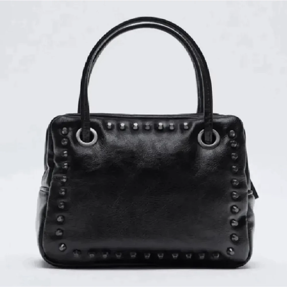 Väska med nitar - 90