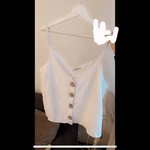 Linne  - Hej jag säljer ett linne som har blivit för stort för mig det är i materialet linne ,hoppas den kommer till användning för nån annan .storlek xxl men sitter som en XL enligt mig