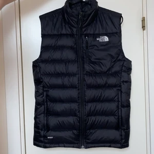 North face väst - The North face väst, nyskick, storlek S.