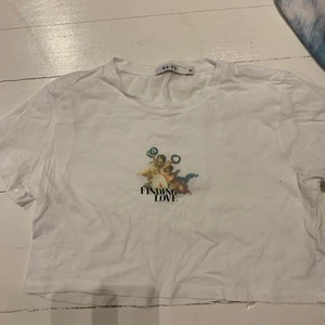 t-shirt  - en gullig t-shirt med tryck🥰