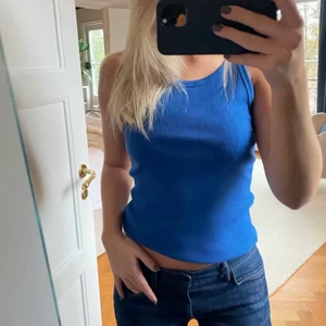 blått linne - (lånad bild) säljer detta blåa fina linnet, som är från shein, använd ungefär 10 gånger, den är lite mer kroppad än på bilden.💗