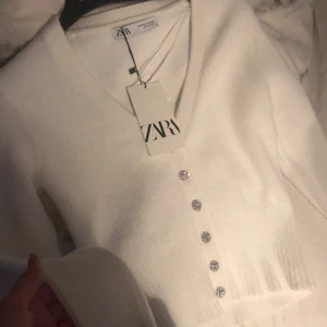 Kofta - Från zara! Inte använd bara testad❤️köpt för 359kr, liten i storlek!