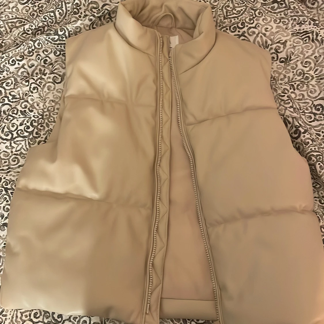 Zara skinnväst  - 90
