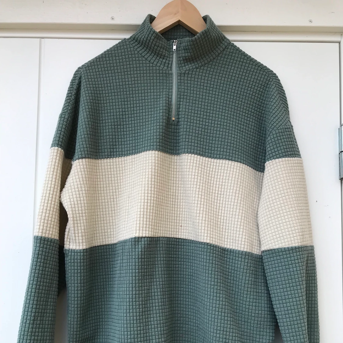 Grönvit tröja - 90