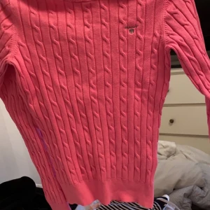 Gant tröja  - Gant tröja i storlek XS. Knappt använd och i gott skick. Väldigt stretchigt material. 