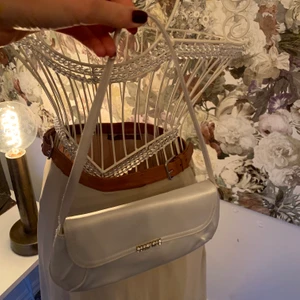 Vintage axelväska  - Säljer denna mycket fina väska från vintage märket début. Mycket fin nu till våren🌹